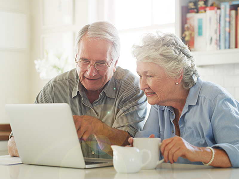 Sign up for eNews resource; photo of couple